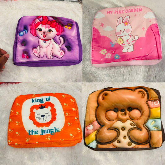 Four lunch bags with cat, rabbit, lion and bear cartoon prints