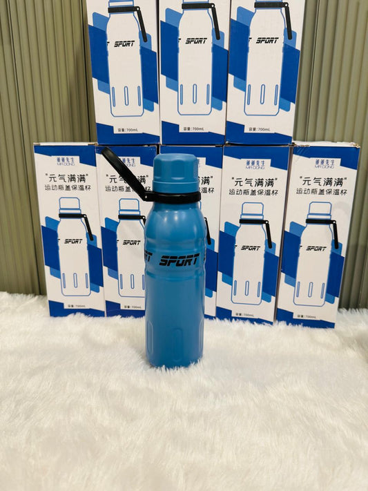 Blue sport water bottle 700ml with black carry loop lid