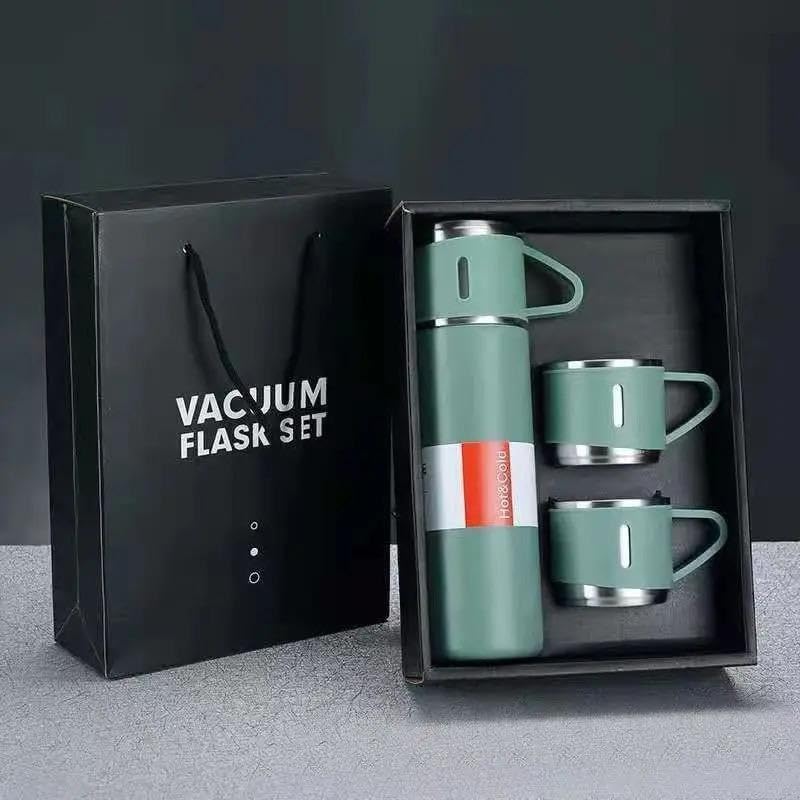 Green vacuum flask gift set with two cups, box and carrier bag