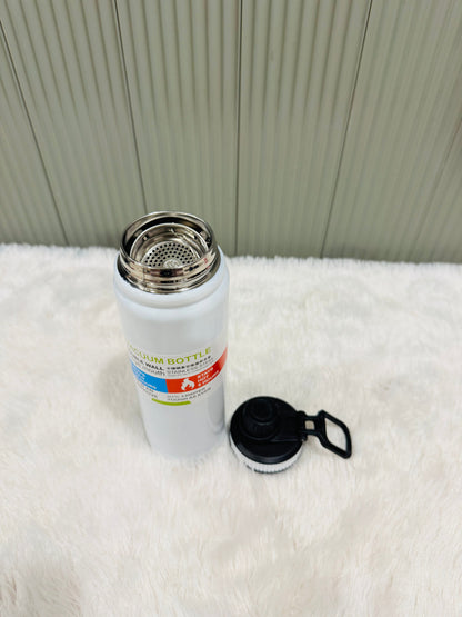 Open white 800ml vacuum bottle standing beside its black lid