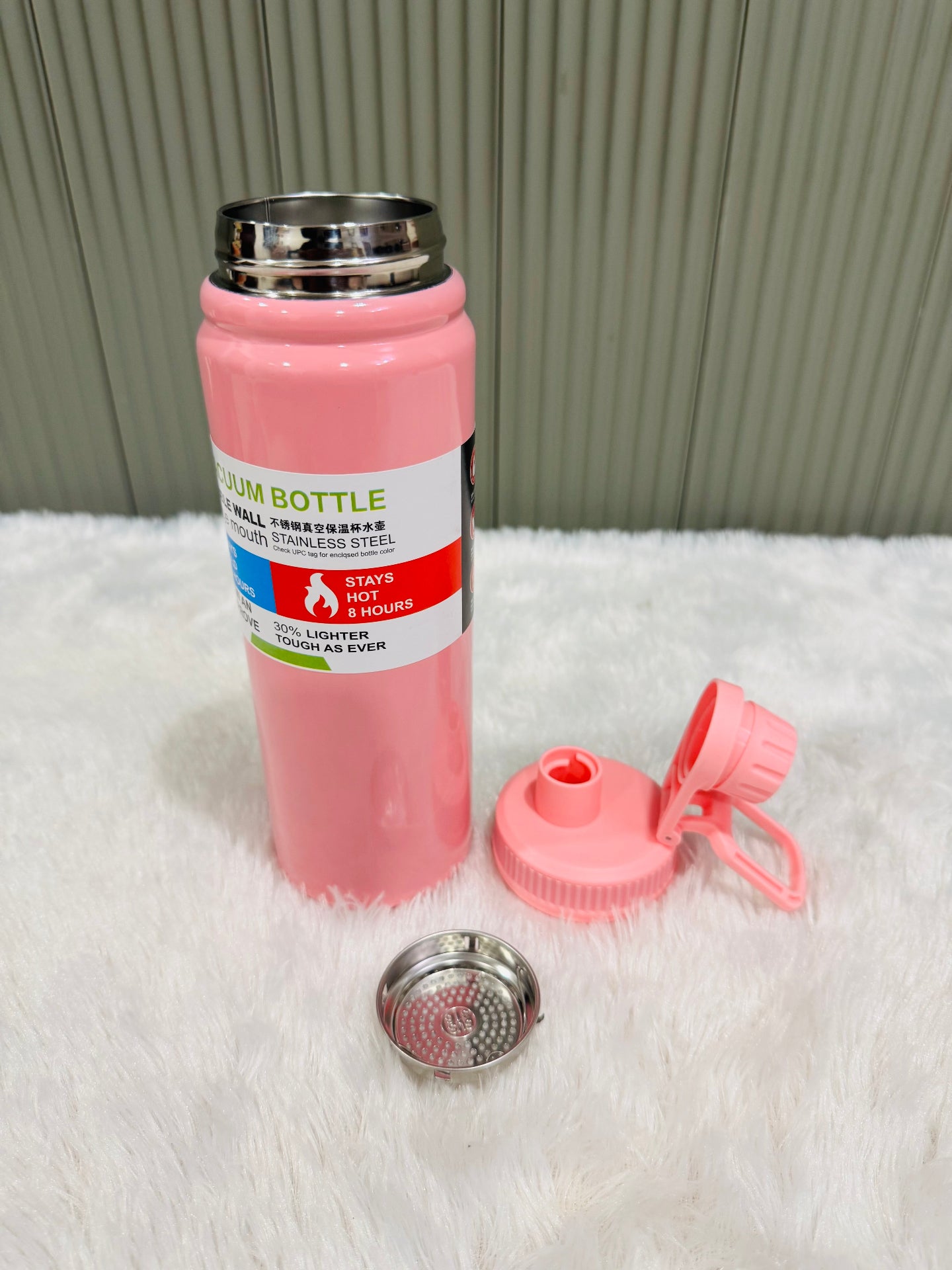 Pink 800ml vacuum bottle with lid removed showing steel rim