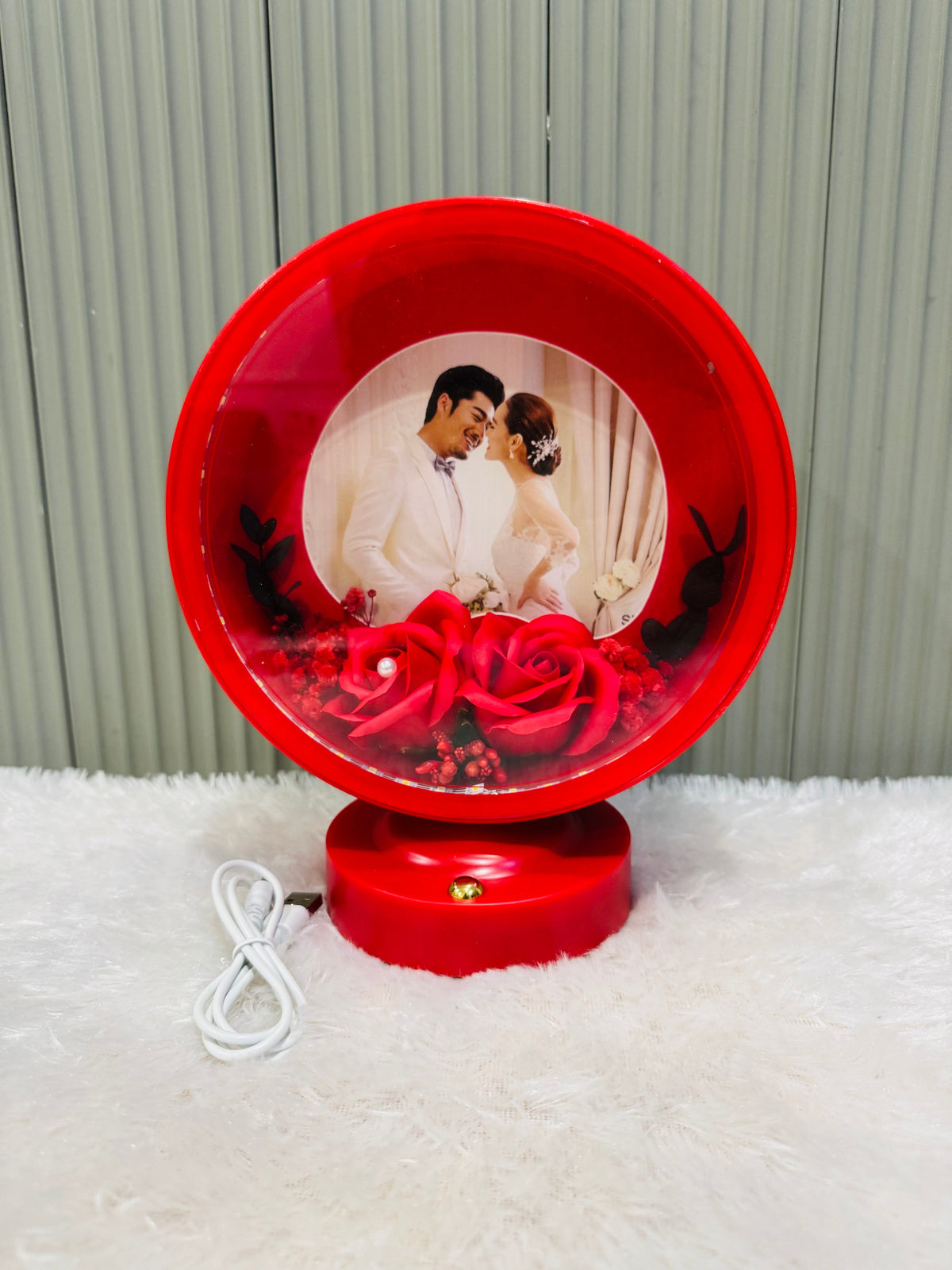 Round Photo Frame with Elegant Lights and Roses | Heart Shape | Couple Design