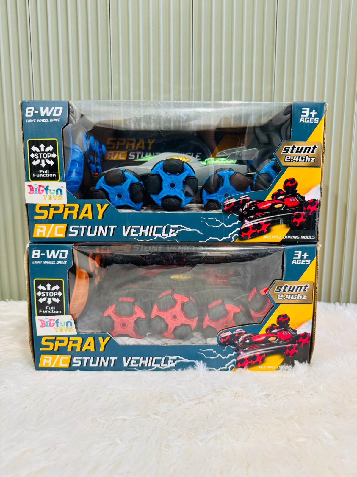Spray R/C Stunt Vehicle | Remote Control Rotating Eight Wheel Drift Car with Spray Effect