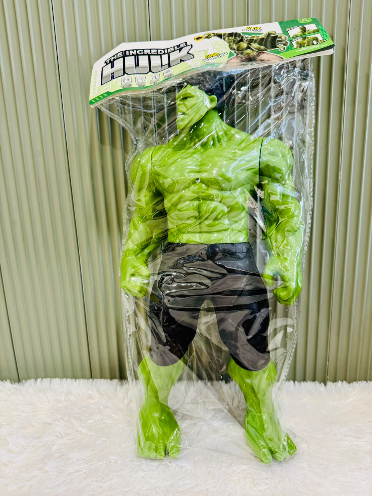 Marvel The Incredible Hulk Toy 40cm | Cool Lighting | Super Hero Action Figure for Kids