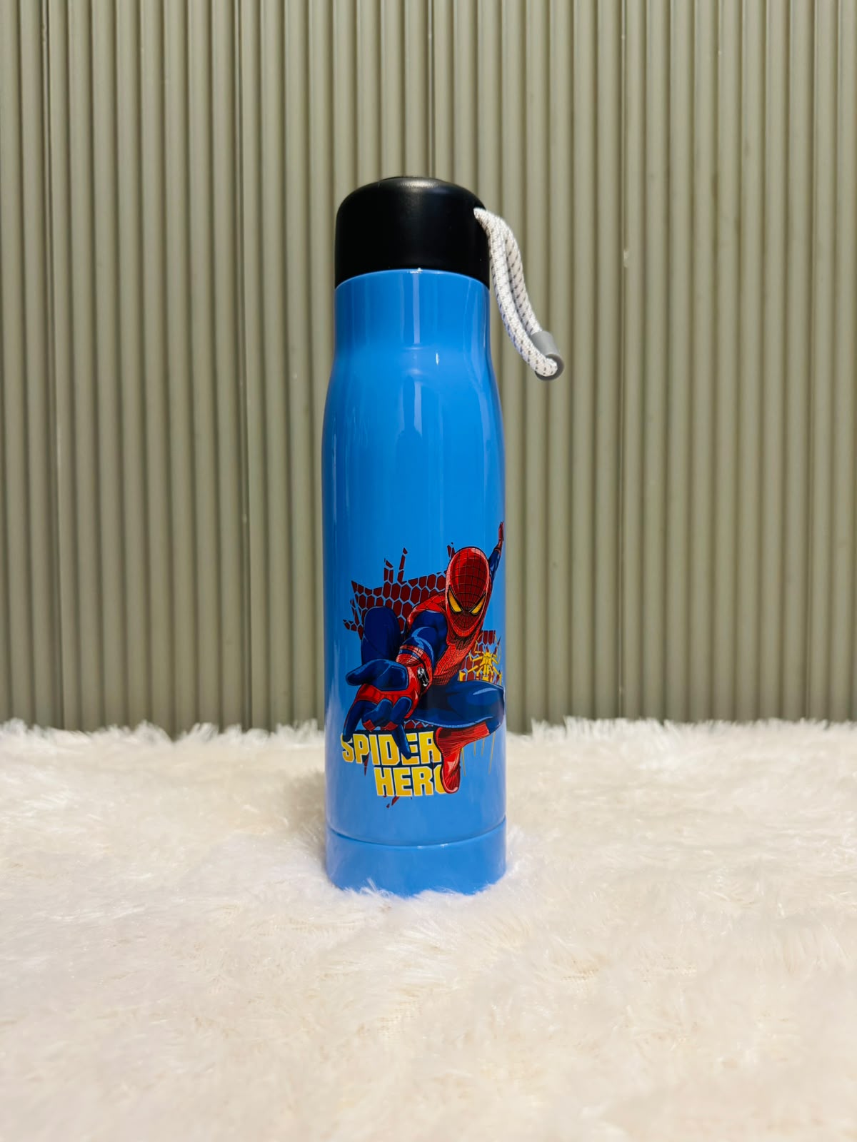 Blue 550ml steel bottle with spider superhero print, front view