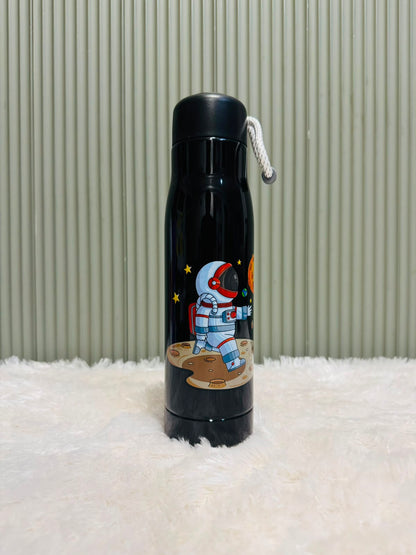 Black 550ml steel bottle with astronaut and stars print