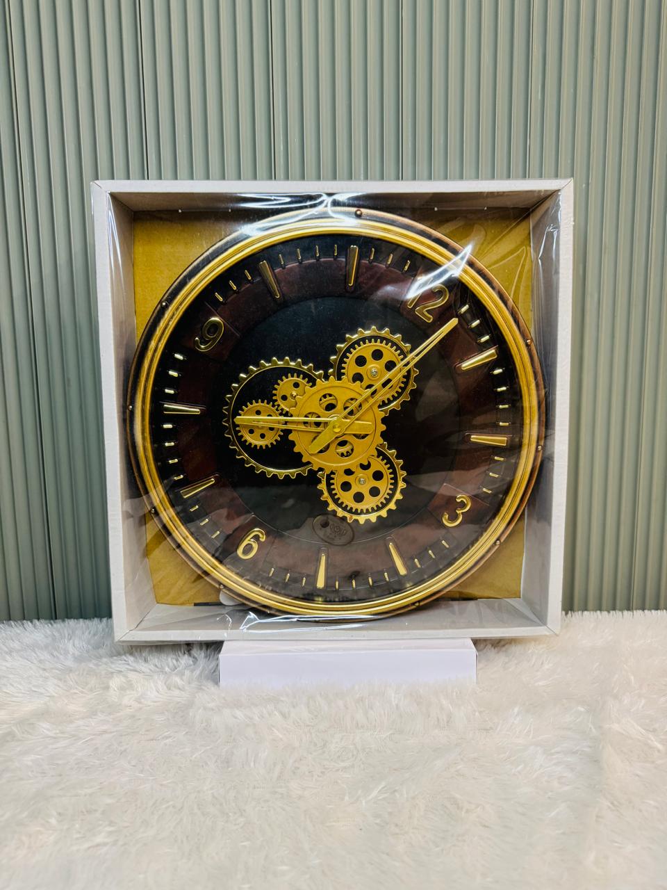 Mechanical Moving Gear Wall Clock for Hall & Living Room, Golden & Black