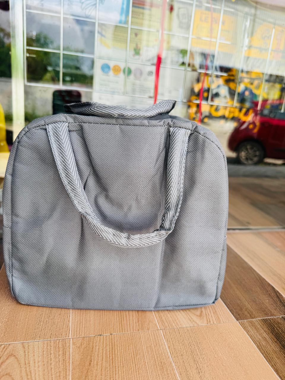 Trendy Character Lunch Bags (Random Colour & Print)