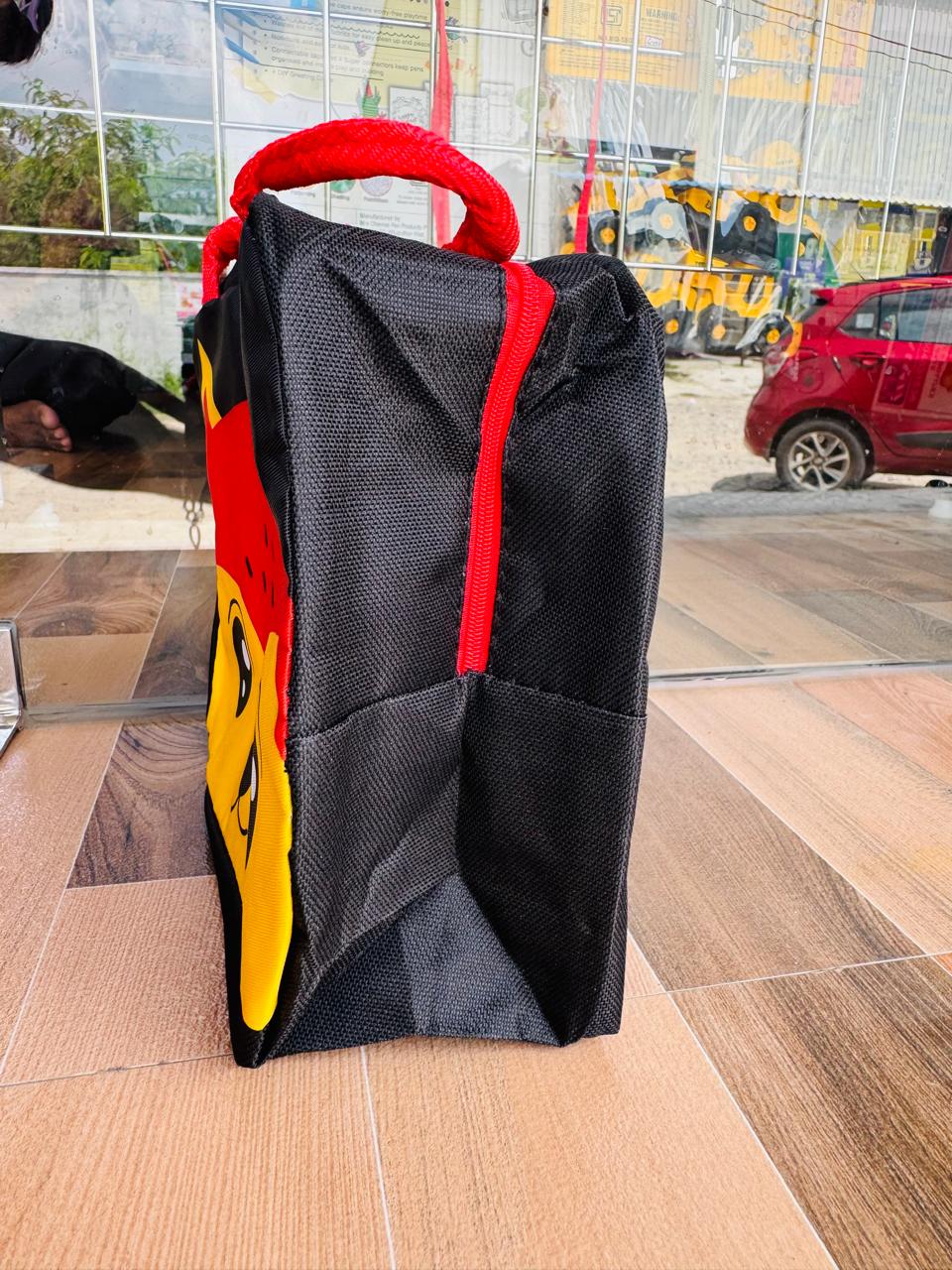 Trendy Character Lunch Bags (Random Colour & Print)