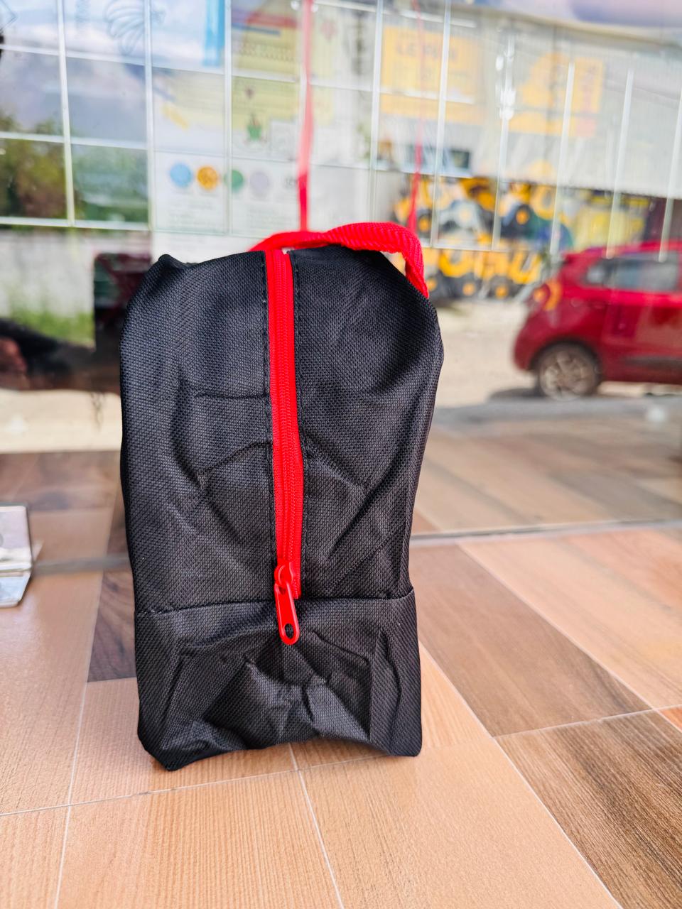 Trendy Character Lunch Bags (Random Colour & Print)