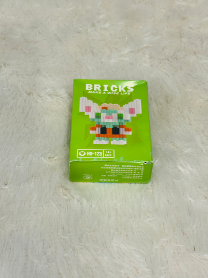 Green bricks block box with a small animal style mini figure design